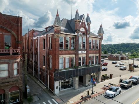 622 Wheeling Avenue Cambridge OH 43725