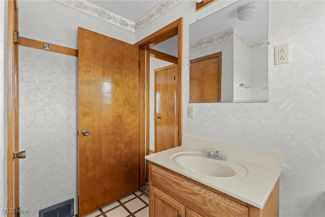 97 W 41st Street Shadyside OH 43947