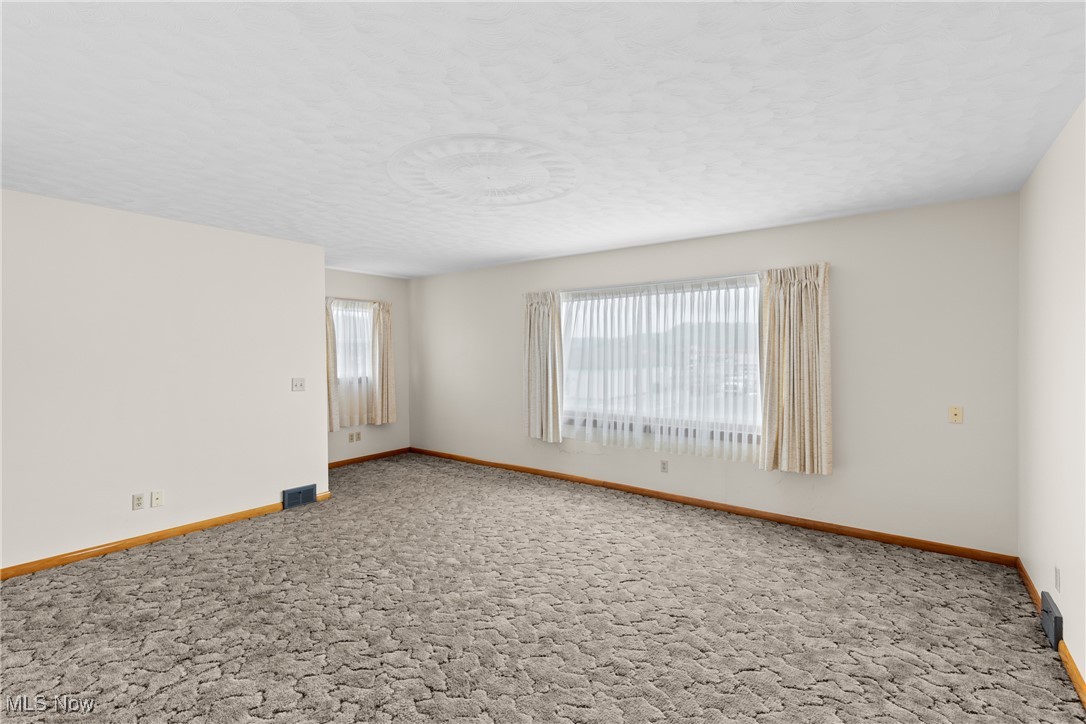 97 W 41st Street Shadyside OH 43947