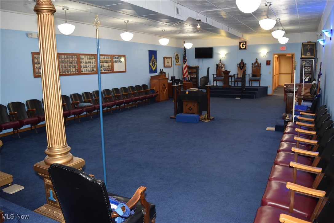 9 S 5th Street Martins Ferry OH 43935