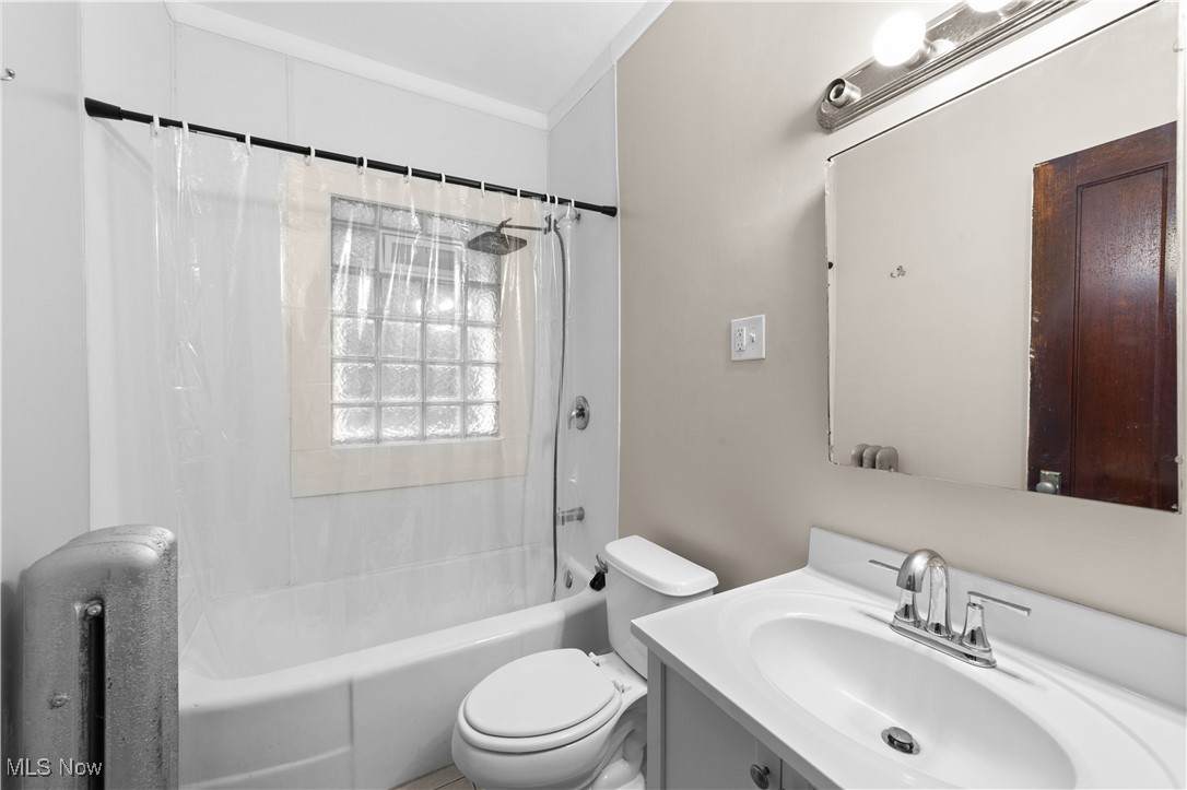 2122 Surrey Road Cleveland Heights OH 44106