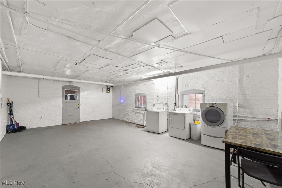 2122 Surrey Road Cleveland Heights OH 44106