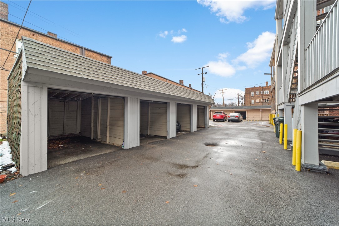 2122 Surrey Road Cleveland Heights OH 44106