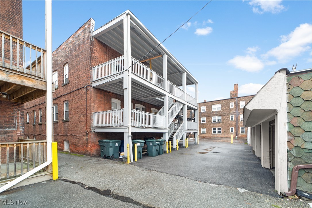 2122 Surrey Road Cleveland Heights OH 44106