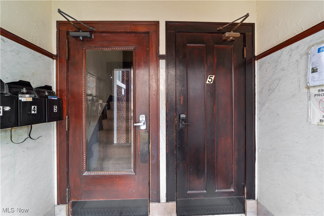 2122 Surrey Road Cleveland Heights OH 44106