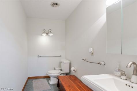 186 Lear Road Avon Lake OH 44012
