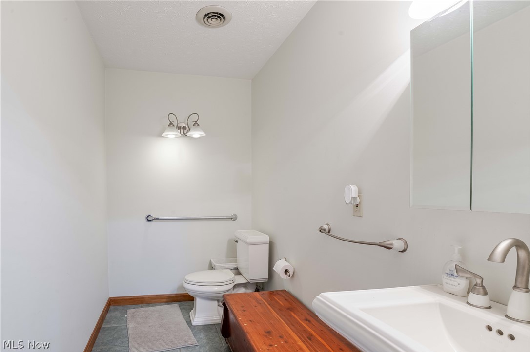 186 Lear Road Avon Lake OH 44012
