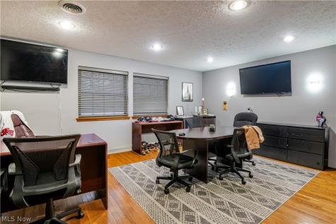 186 Lear Road Avon Lake OH 44012