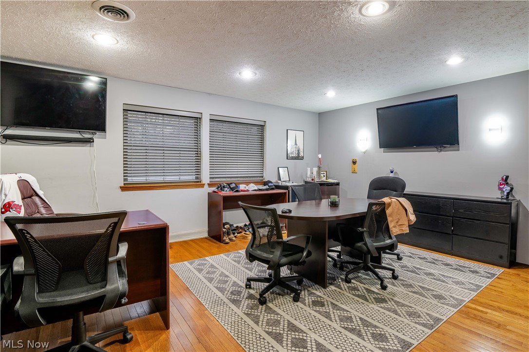 186 Lear Road Avon Lake OH 44012