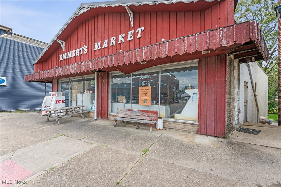 11 Canal Street E Navarre OH 44662