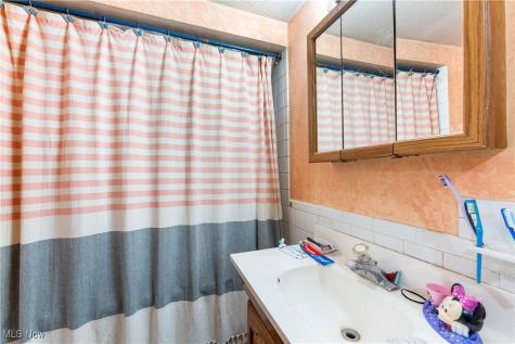 11 Canal Street E Navarre OH 44662