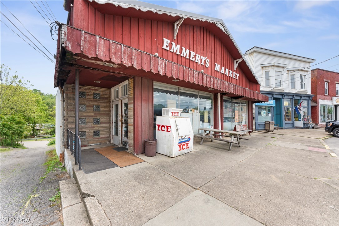 11 Canal Street E Navarre OH 44662