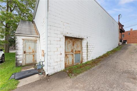 11 Canal Street E Navarre OH 44662