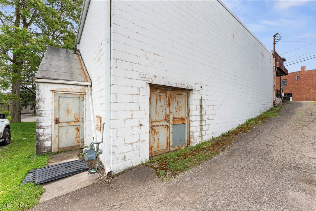 11 Canal Street E Navarre OH 44662
