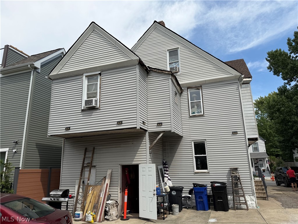 1946 E 124th Place Cleveland OH 44106