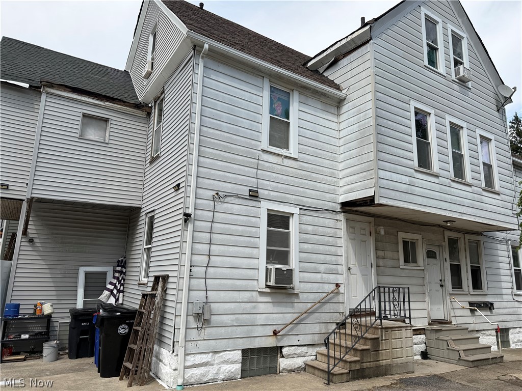 1946 E 124th Place Cleveland OH 44106