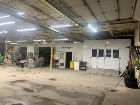 17399 Broadway Avenue Maple Heights OH 44137