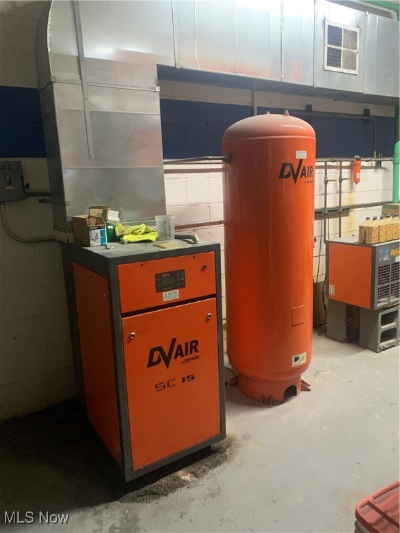 17399 Broadway Avenue Maple Heights OH 44137