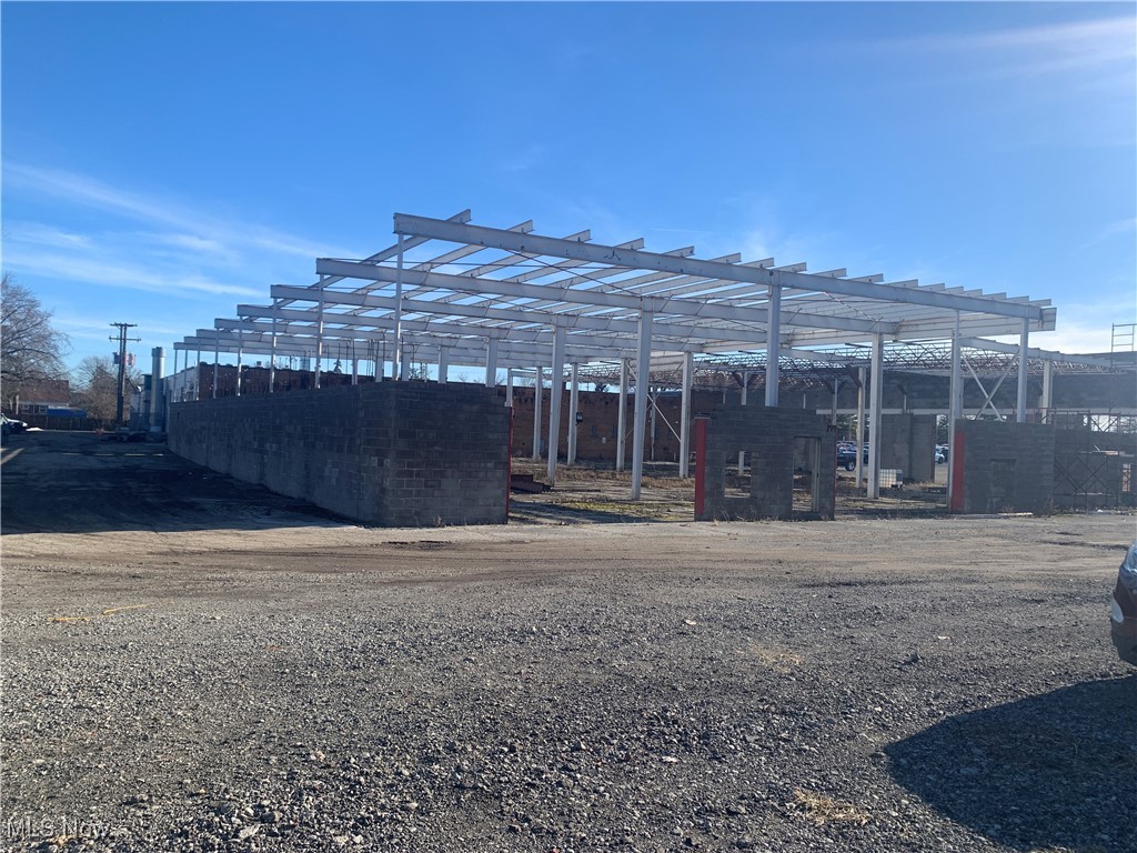 17399 Broadway Avenue Maple Heights OH 44137