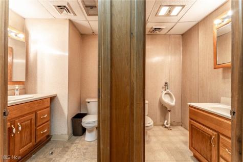 836 Savannah Avenue NE Canton OH 44704