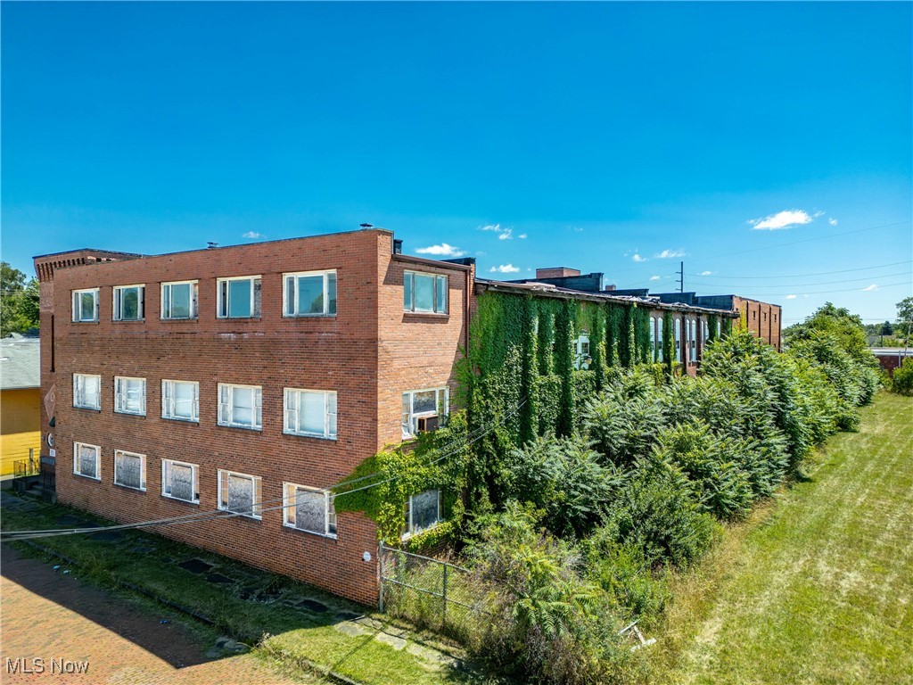 836 Savannah Avenue NE Canton OH 44704