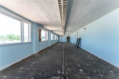 836 Savannah Avenue NE Canton OH 44704