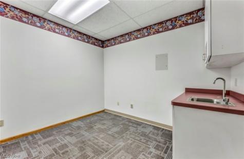 33398 Walker Avon Lake OH 44012