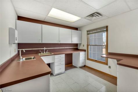 33398 Walker Avon Lake OH 44012