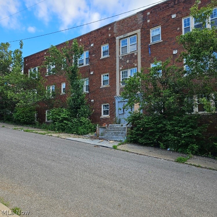1832 Willowhurst Road Cleveland OH 44112