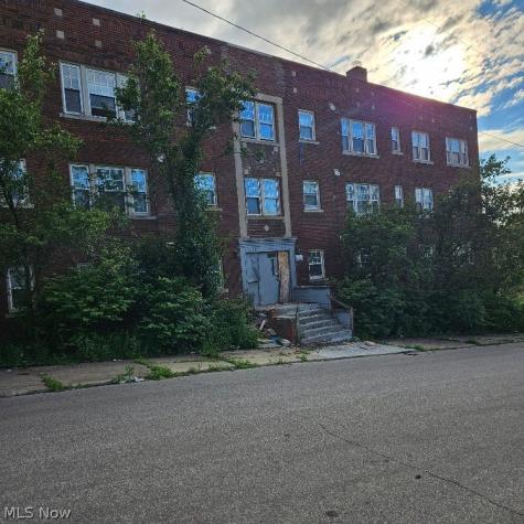 1832 Willowhurst Road Cleveland OH 44112