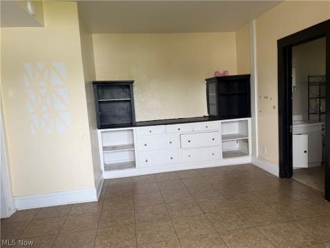 9714 Madison Avenue Cleveland OH 44102