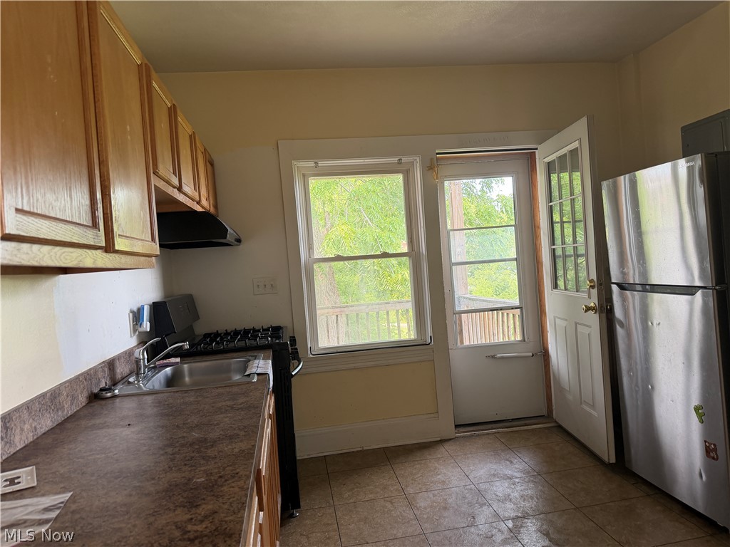 9714 Madison Avenue Cleveland OH 44102