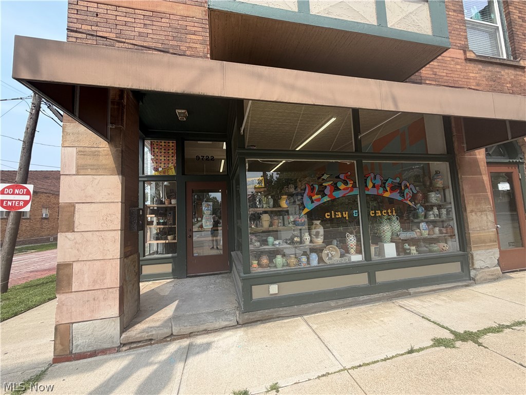 9714 Madison Avenue Cleveland OH 44102