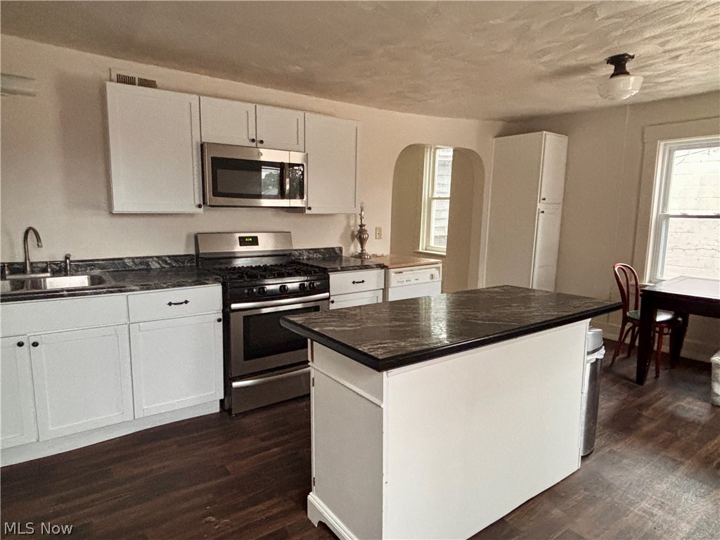 108 E Main Street Louisville OH 44641
