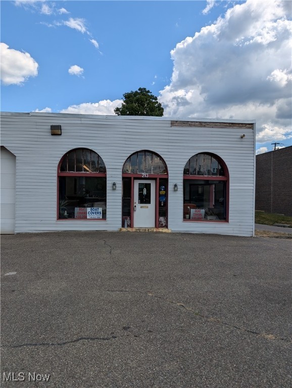 213 Dewey Avenue Cambridge OH 43725