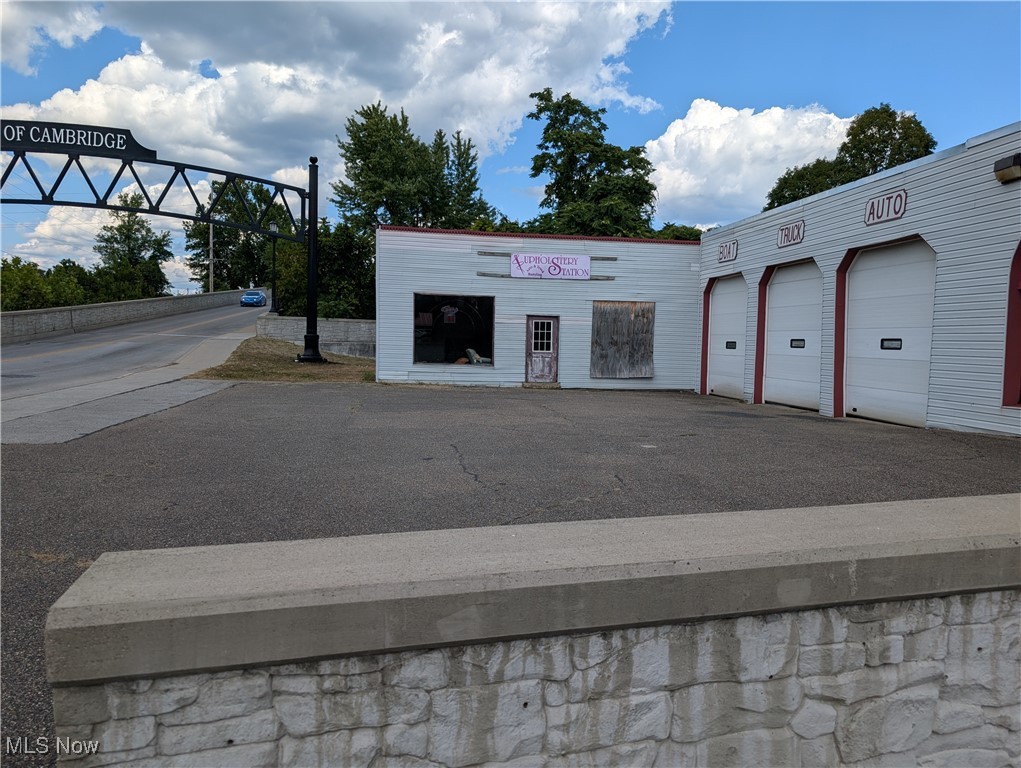 213 Dewey Avenue Cambridge OH 43725