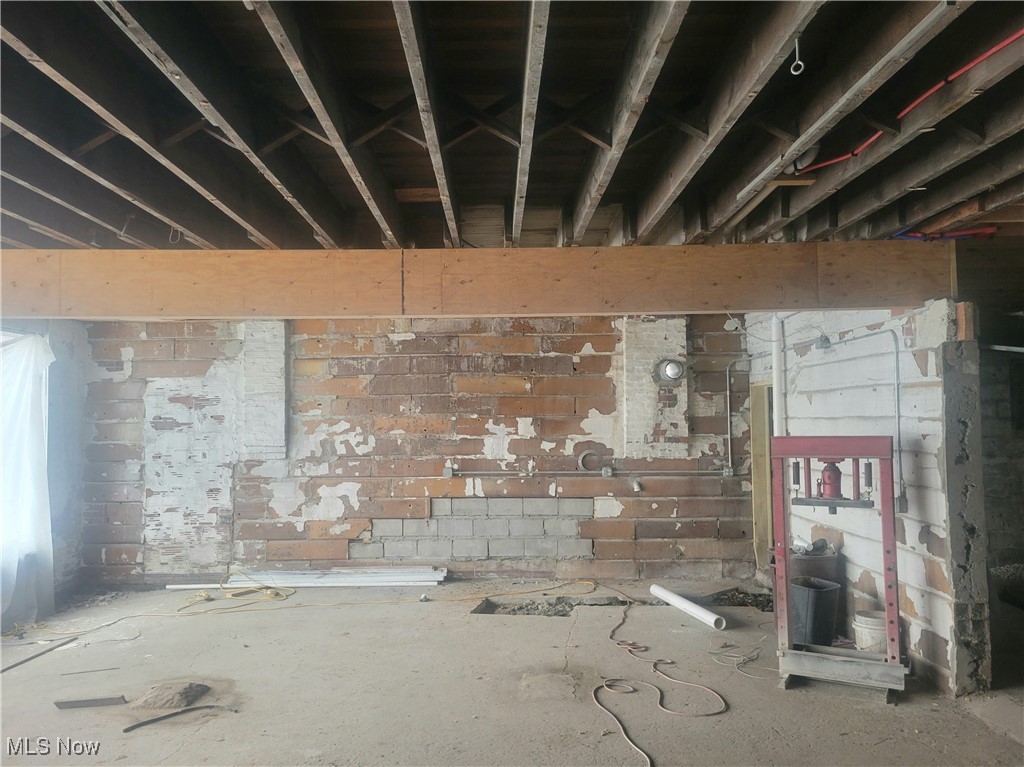 1605 Broadway Lorain OH 44052