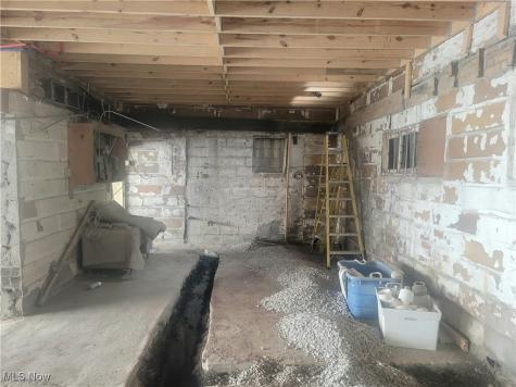 1605 Broadway Lorain OH 44052