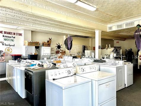 15557 Lake Shore Boulevard Cleveland OH 44110