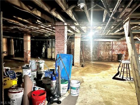 15557 Lake Shore Boulevard Cleveland OH 44110