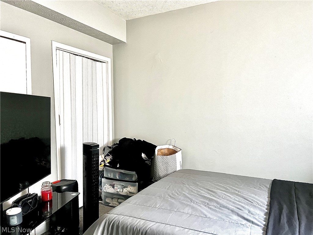15557 Lake Shore Boulevard Cleveland OH 44110