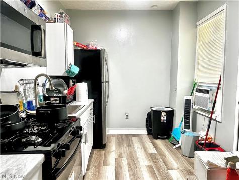 15557 Lake Shore Boulevard Cleveland OH 44110