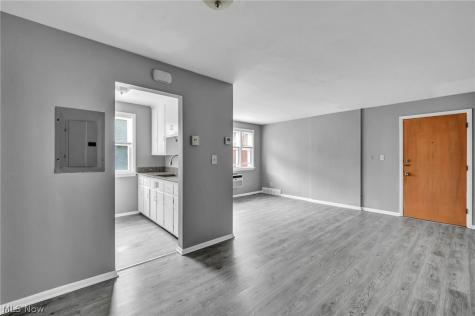 885 S Green Road South Euclid OH 44121
