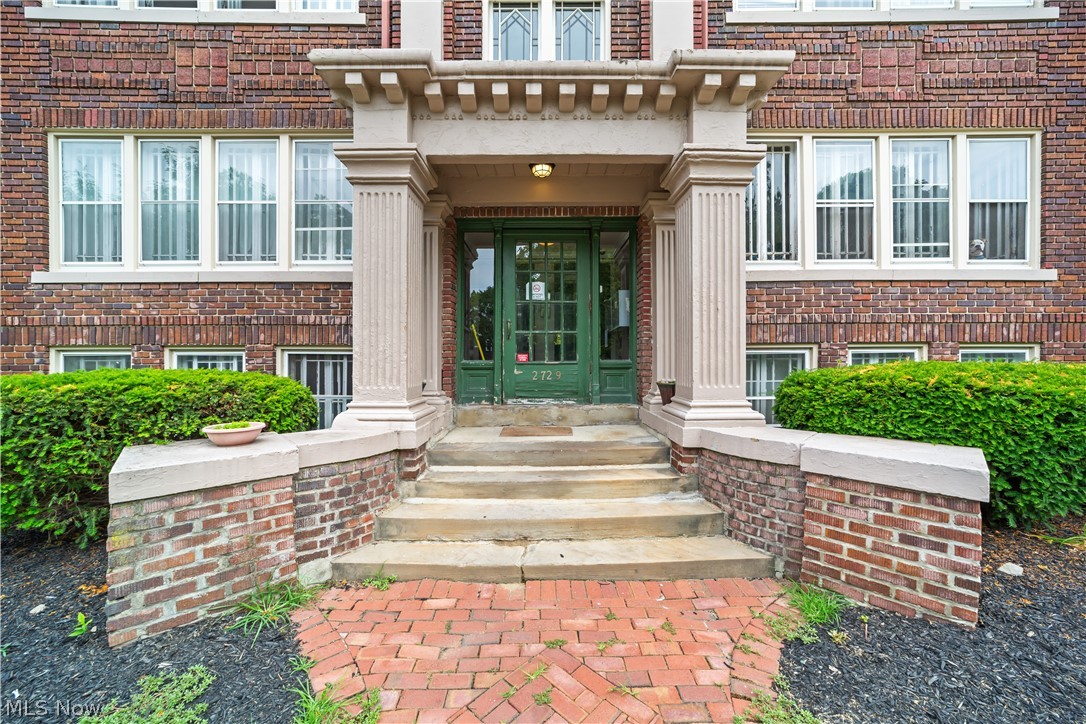 2729 Euclid Heights Boulevard Cleveland Heights OH 44106