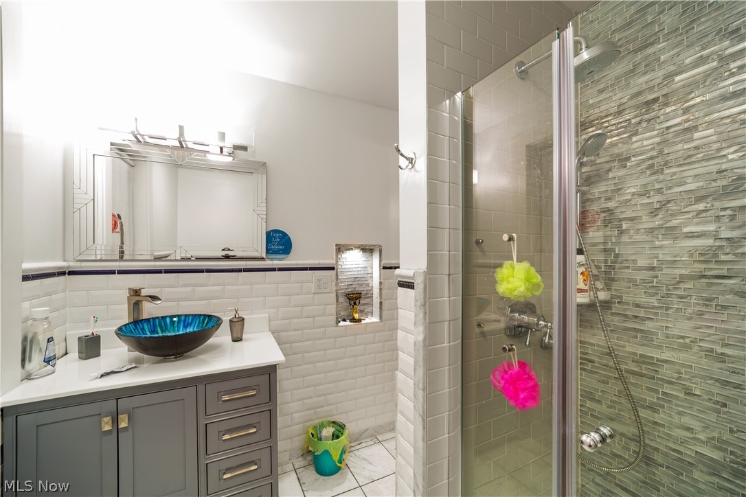 2729 Euclid Heights Boulevard Cleveland Heights OH 44106