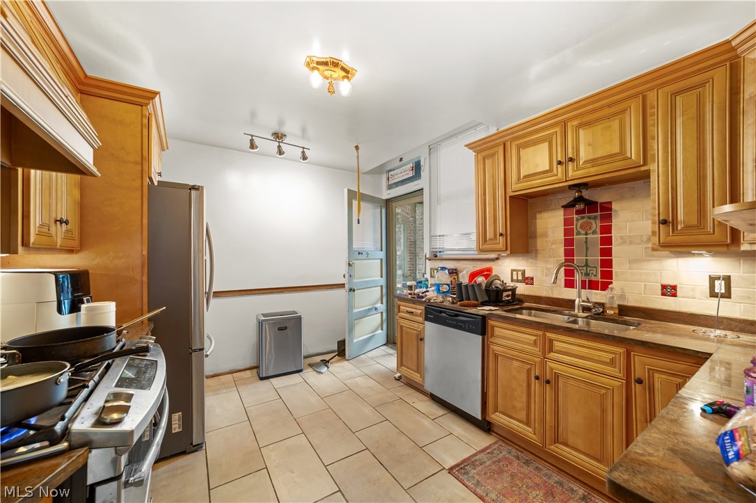 2729 Euclid Heights Boulevard Cleveland Heights OH 44106