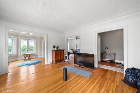 2729 Euclid Heights Boulevard Cleveland Heights OH 44106