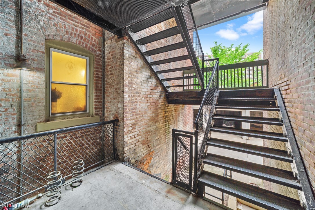 2729 Euclid Heights Boulevard Cleveland Heights OH 44106