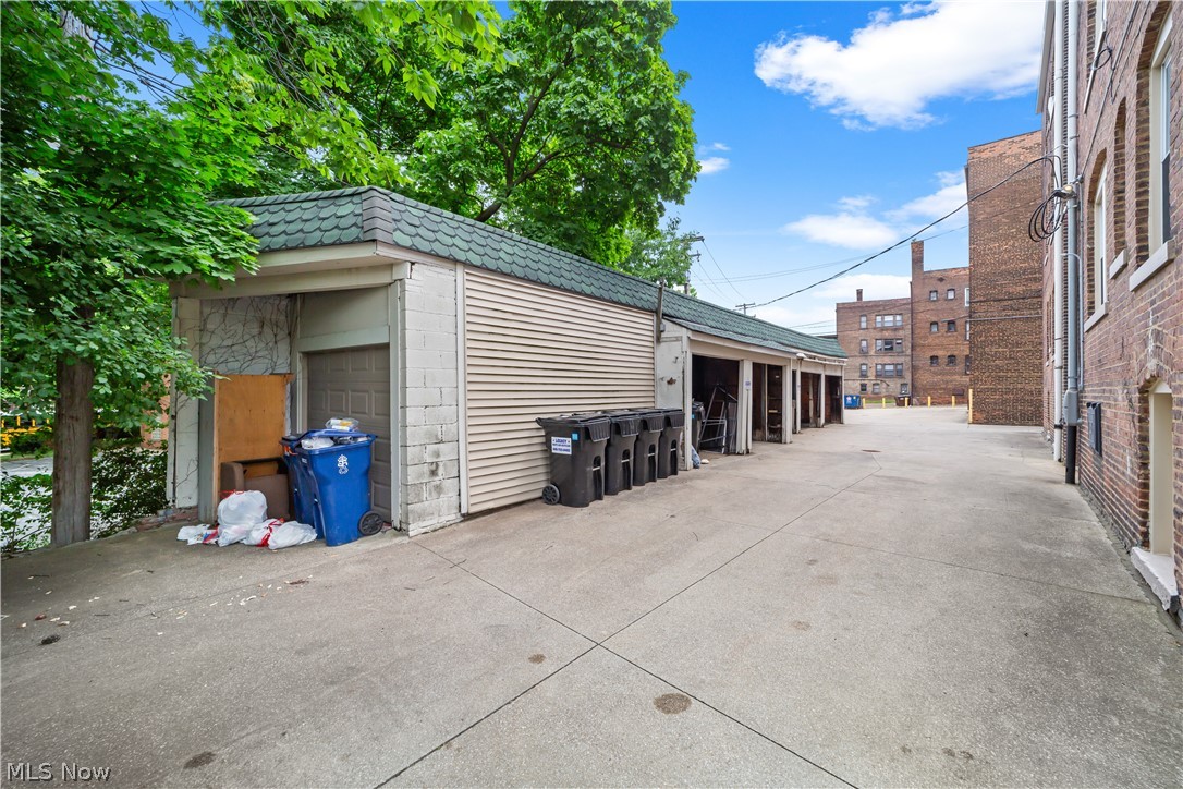 2729 Euclid Heights Boulevard Cleveland Heights OH 44106