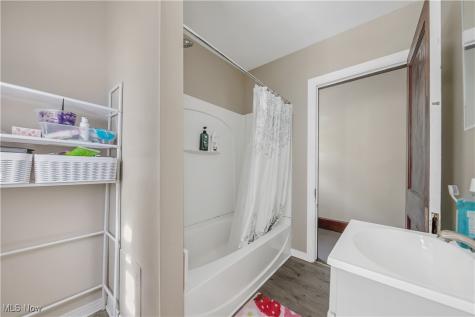 594-598 Blaine Avenue Akron OH 44310